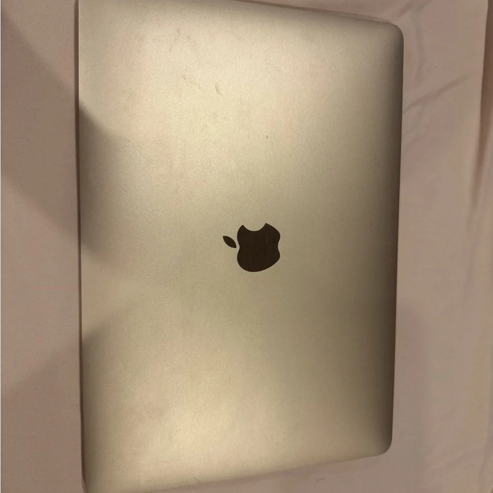 Apple MacBook
